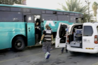 16-летний террорист зарезал солдата в автобусе