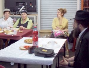 Шолем Лугов на уроке в Хайфе в Рош-Ходеш Кислев Шолем Лугов на уроке в Хайфе в Рош-Ходеш Кислев