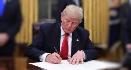 Трамп подписал указ о борьбе с антисемитизмом в США Трамп подписал указ о борьбе с антисемитизмом в США