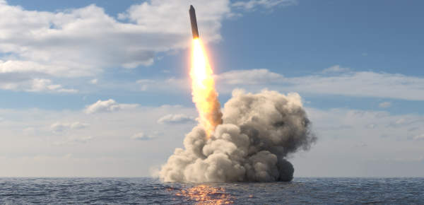 США: неудачный запуск баллистической ракеты