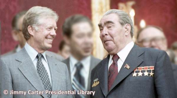 Картер и Брежнев<