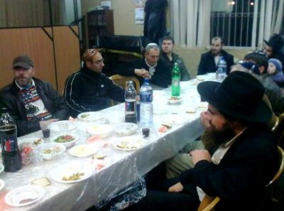 Шолем Лугов на хасидском собрании в Хайфе перед 10 Швата Шолем Лугов на хасидском собрании в Хайфе перед 10 Швата