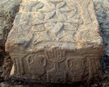 Найдена самая древняя синагога с изображением Меноры