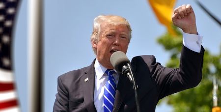 Дональд Трамп объявил о выходе США из соглашения с Ираном Дональд Трамп объявил о выходе США из соглашения с Ираном