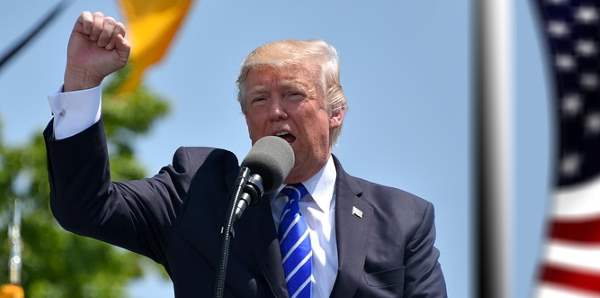 Трамп объявил КСИР террористической организацией Трамп объявил КСИР террористической организацией
